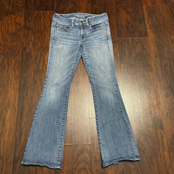 American Eagle Outfitters Stretch Denim Kick Boot Light Blue Flare Jeans 4 Short - Picture 2 of 13